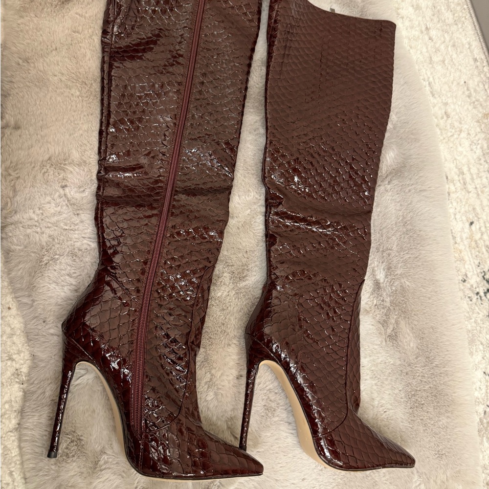 Elegant Brown Over-the-Knee Boots
